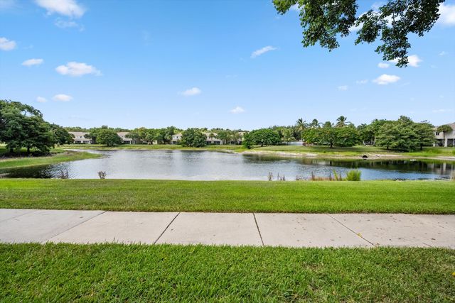 5072 Palmbrooke Circle, West Palm Beach, FL 33417