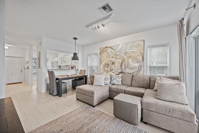 5072 Palmbrooke Circle, West Palm Beach, FL 33417