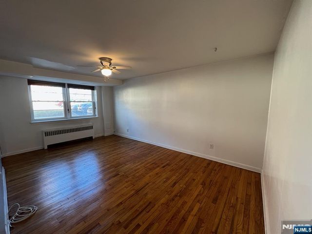 24 Hutton Avenue 80, West Orange, NJ 07052