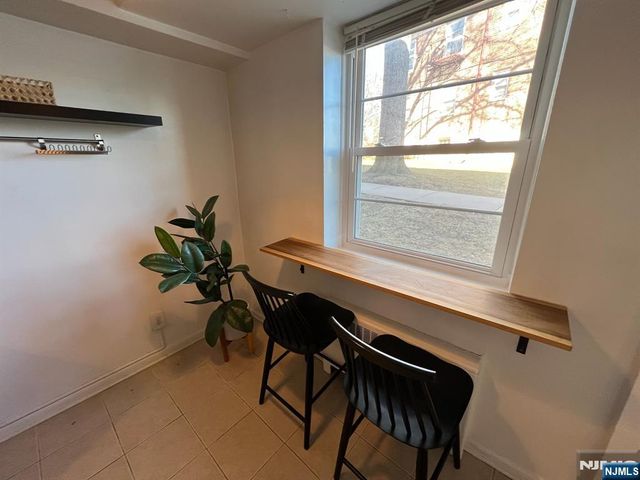 24 Hutton Avenue 80, West Orange, NJ 07052