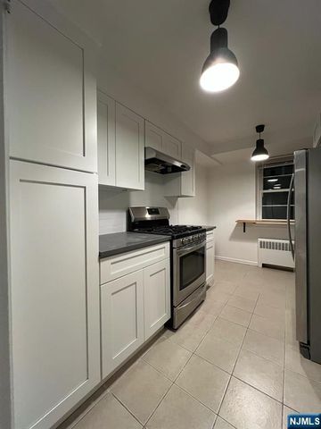 24 Hutton Avenue 80, West Orange, NJ 07052