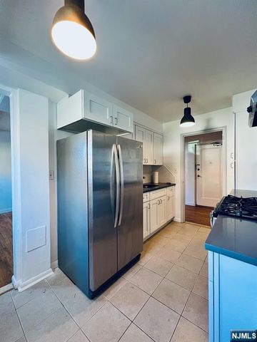 24 Hutton Avenue 80, West Orange, NJ 07052