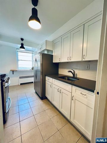 24 Hutton Avenue 80, West Orange, NJ 07052