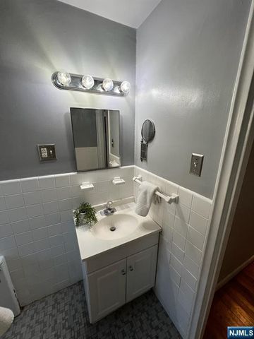 24 Hutton Avenue 80, West Orange, NJ 07052