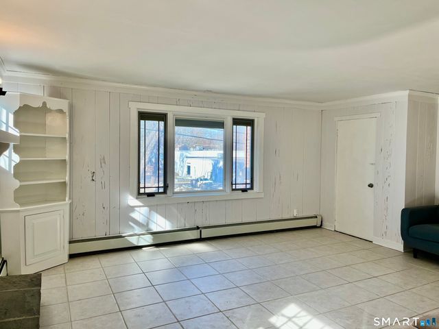 657 Naugatuck Avenue, Milford, CT 06461