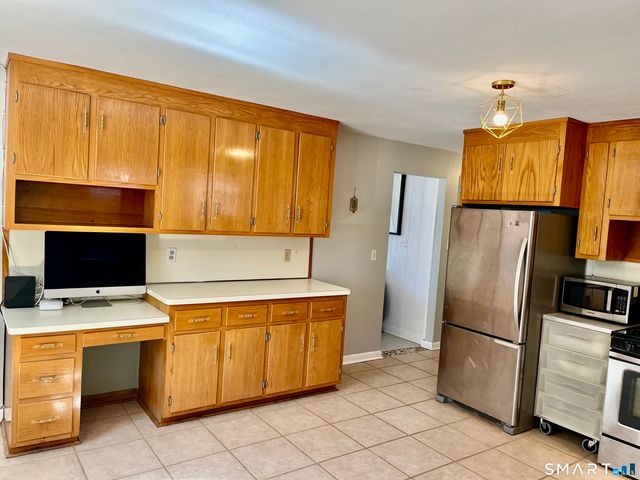 657 Naugatuck Avenue, Milford, CT 06461