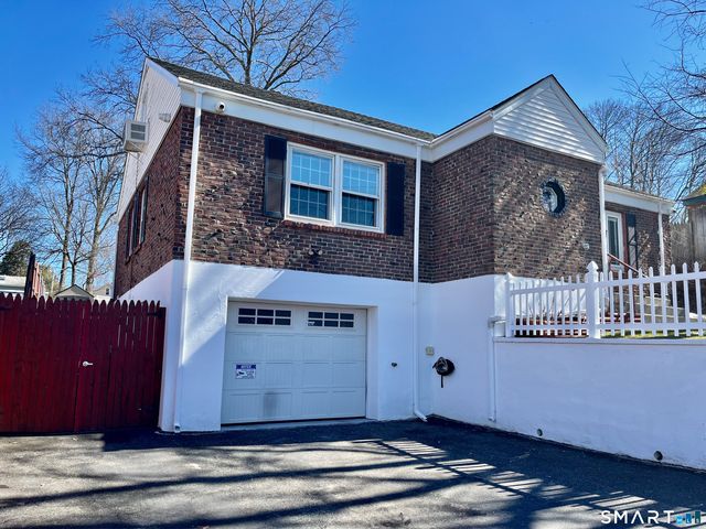 657 Naugatuck Avenue, Milford, CT 06461