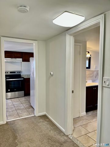 657 Naugatuck Avenue, Milford, CT 06461