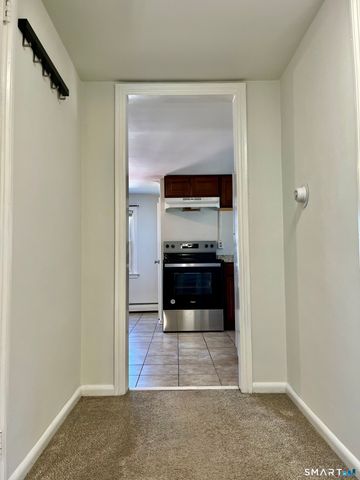 657 Naugatuck Avenue, Milford, CT 06461