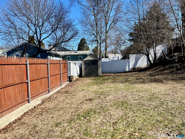 657 Naugatuck Avenue, Milford, CT 06461