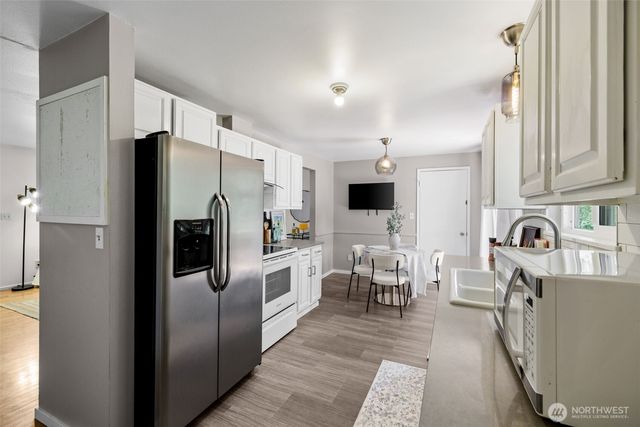 30108 2nd Avenue SW, Federal Way, WA 98023