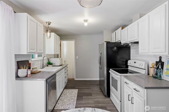 30108 2nd Avenue SW, Federal Way, WA 98023