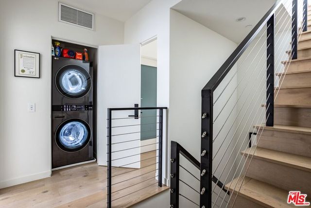 7584 W Skye Way, Los Angeles, CA 90046