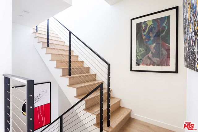 7584 W Skye Way, Los Angeles, CA 90046