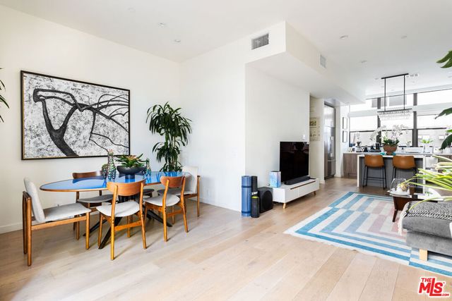 7584 W Skye Way, Los Angeles, CA 90046