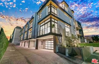 7584 W Skye Way, Los Angeles, CA 90046