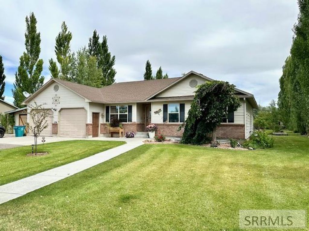 2 N 3737 E, Rigby, ID 83442