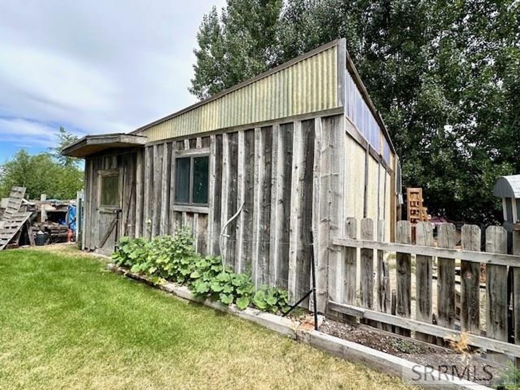 Image 29 of property listing at 2 N 3737 E, Rigby, ID 83442