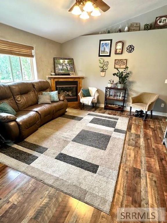 Image 4 of property listing at 2 N 3737 E, Rigby, ID 83442