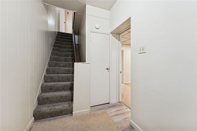 1706 Rhine St, Spring Hill, PA 15212