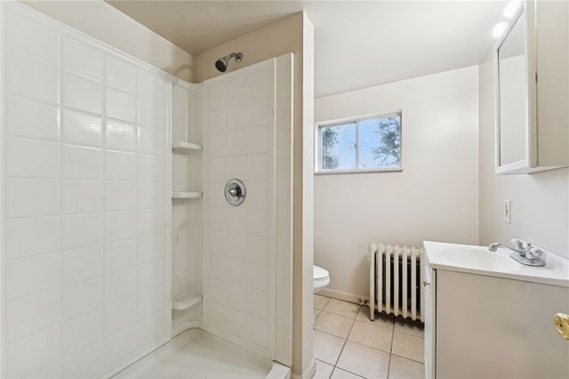 1706 Rhine St, Spring Hill, PA 15212