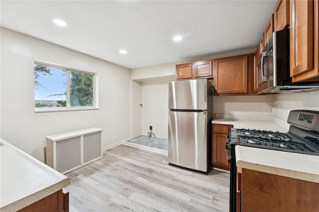 1706 Rhine St, Spring Hill, PA 15212