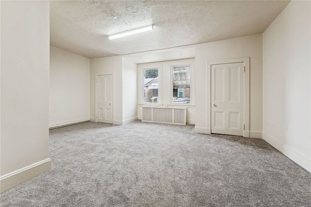 1706 Rhine St, Spring Hill, PA 15212