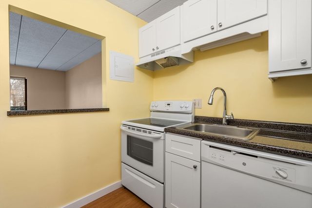 90 High St 309, Dedham, MA 02026