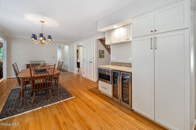 3061 New Williamsburg Drive, Guilderland, NY 12303