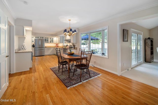 3061 New Williamsburg Drive, Guilderland, NY 12303