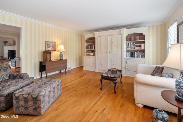 3061 New Williamsburg Drive, Guilderland, NY 12303