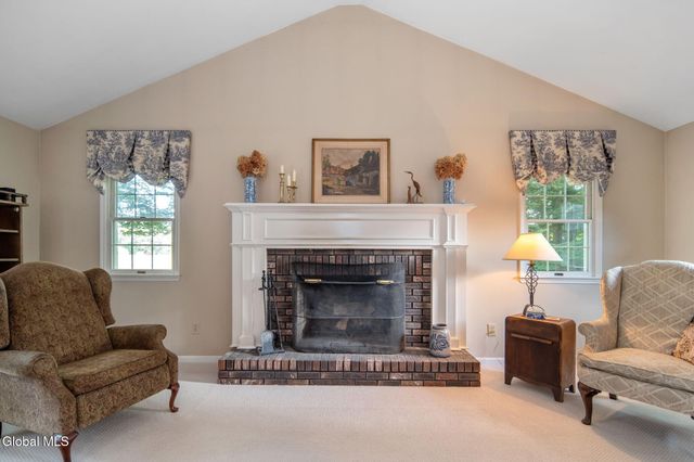 3061 New Williamsburg Drive, Guilderland, NY 12303