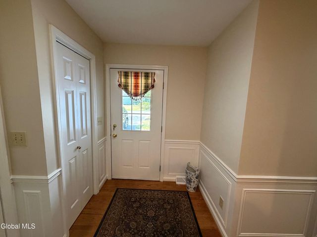 3061 New Williamsburg Drive, Guilderland, NY 12303