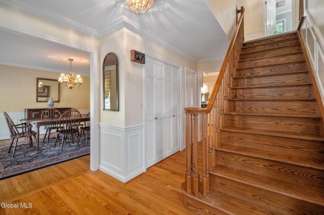 3061 New Williamsburg Drive, Guilderland, NY 12303