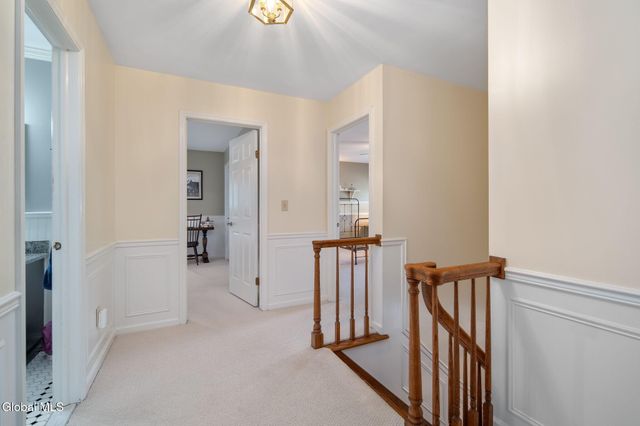 3061 New Williamsburg Drive, Guilderland, NY 12303