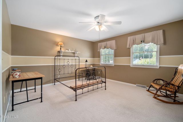 3061 New Williamsburg Drive, Guilderland, NY 12303