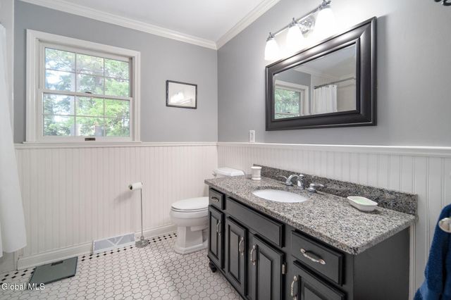 3061 New Williamsburg Drive, Guilderland, NY 12303