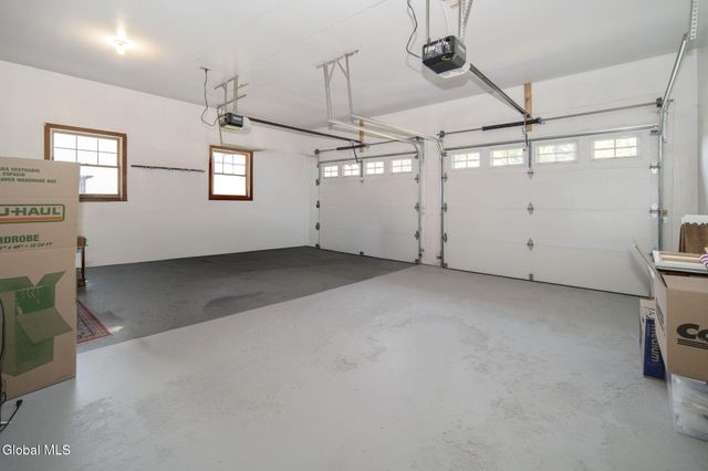 3061 New Williamsburg Drive, Guilderland, NY 12303
