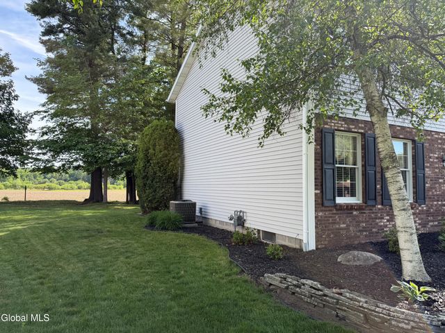 3061 New Williamsburg Drive, Guilderland, NY 12303