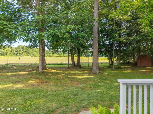 3061 New Williamsburg Drive, Guilderland, NY 12303