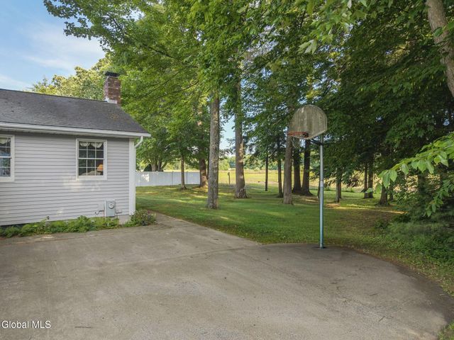 3061 New Williamsburg Drive, Guilderland, NY 12303