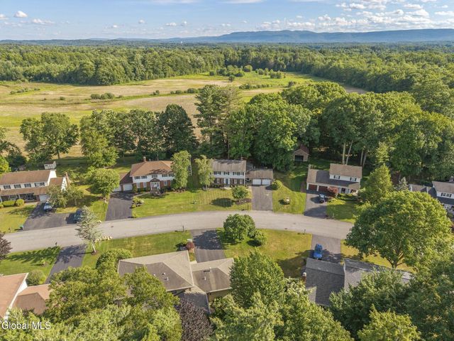 3061 New Williamsburg Drive, Guilderland, NY 12303