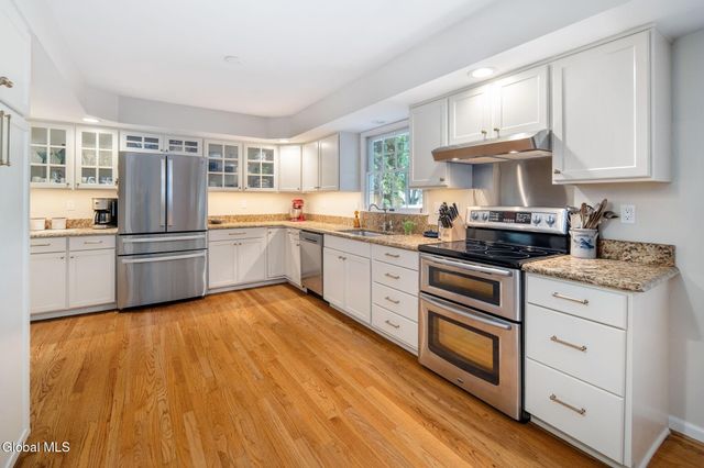 3061 New Williamsburg Drive, Guilderland, NY 12303