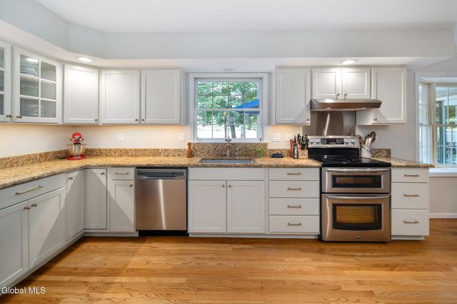 3061 New Williamsburg Drive, Guilderland, NY 12303