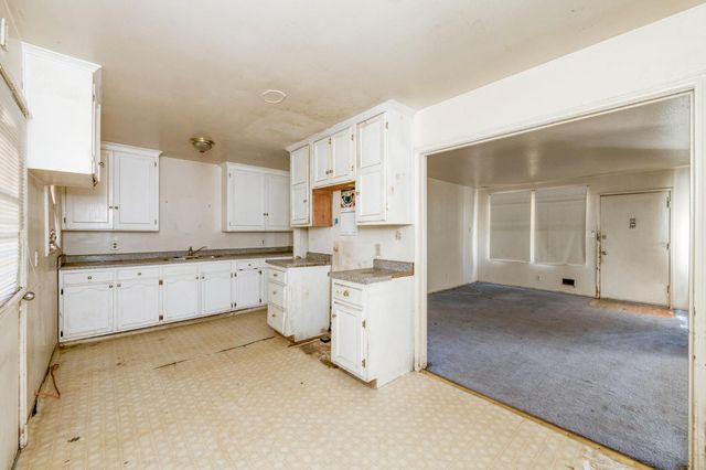 2568 S Lotus Avenue, Fresno, CA 93706