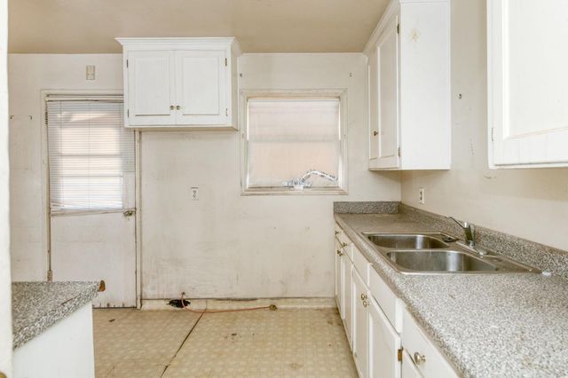 2568 S Lotus Avenue, Fresno, CA 93706