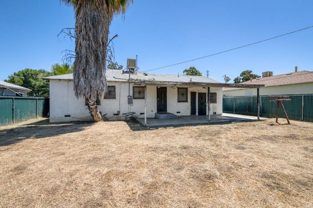 2568 S Lotus Avenue, Fresno, CA 93706