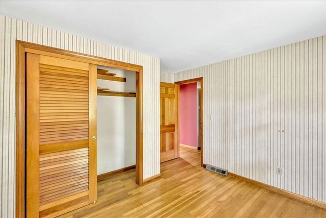 804 Putnam Ave, Barnstable, MA 02635
