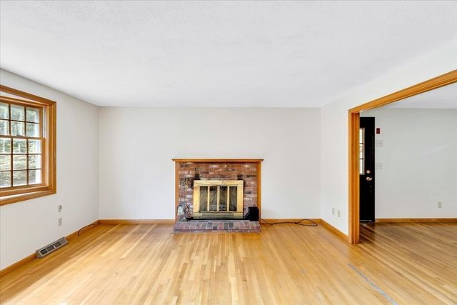 804 Putnam Ave, Barnstable, MA 02635