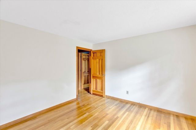 804 Putnam Ave, Barnstable, MA 02635